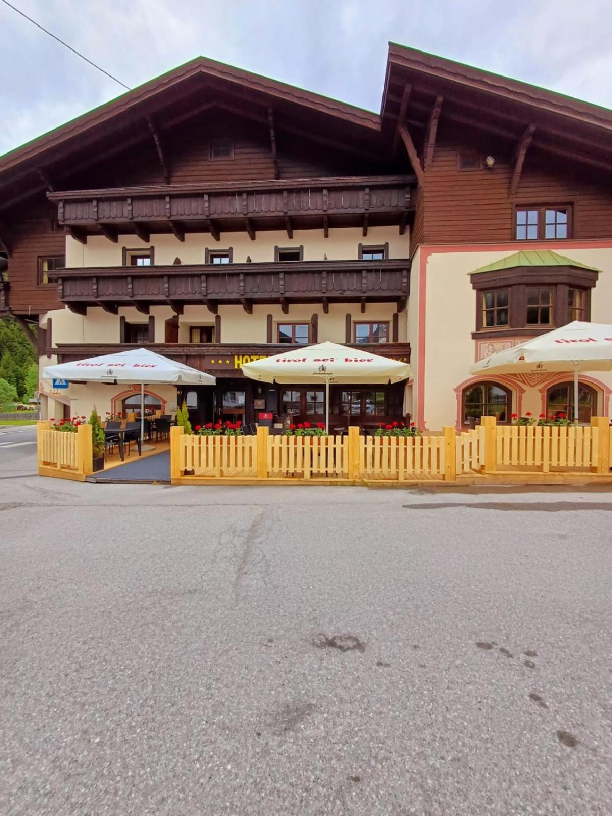 Hotel Restaurant Liesele Sonne Sankt Leonhard im Pitztal Exterior photo
