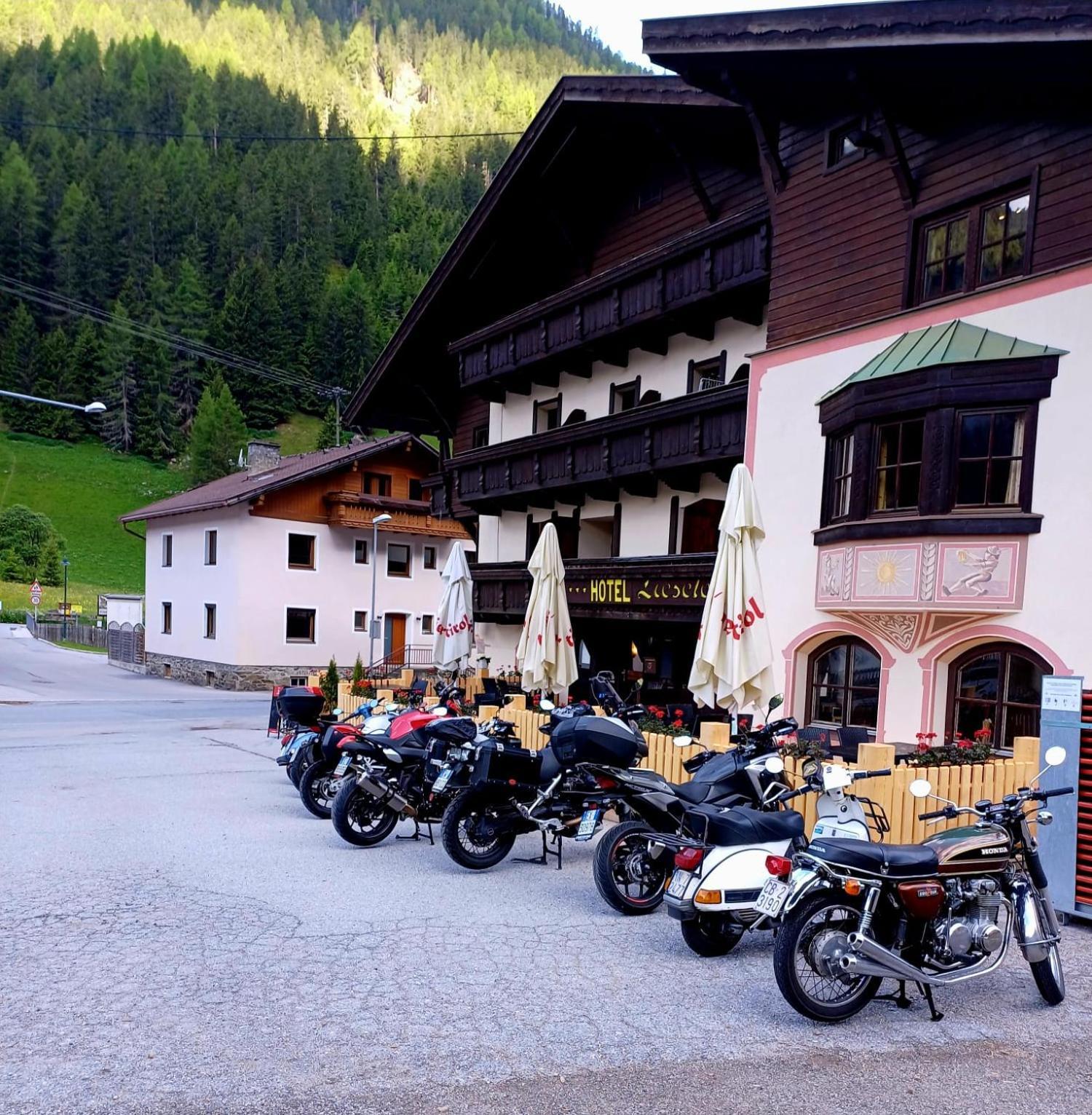 Hotel Restaurant Liesele Sonne Sankt Leonhard im Pitztal Exterior photo